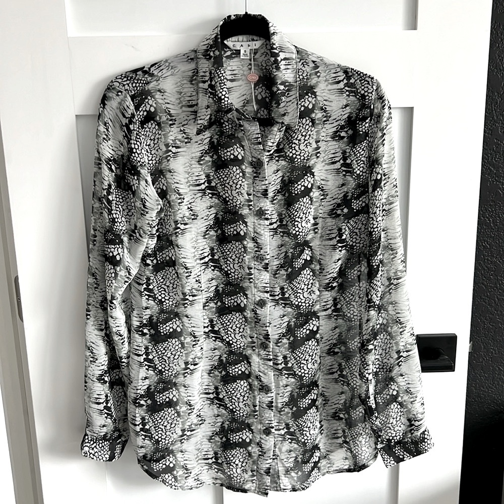 Cabi Sheer Snakeskin Button Down Blouse Size Small - Picture 2 of 5